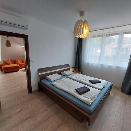 Utulny Apartman V Bratislava 4 エクステリア 写真