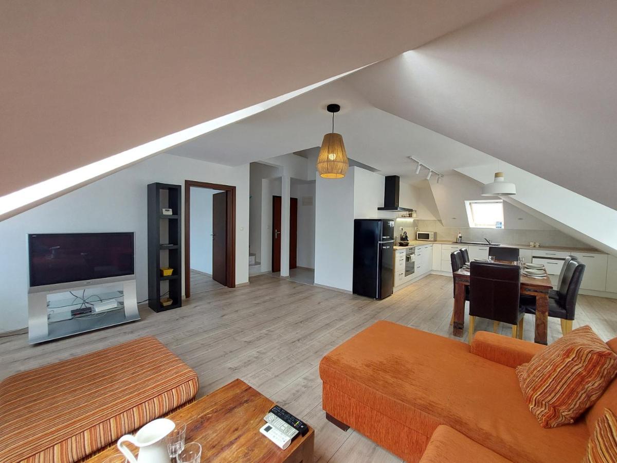 Utulny Apartman V Bratislava 4 エクステリア 写真