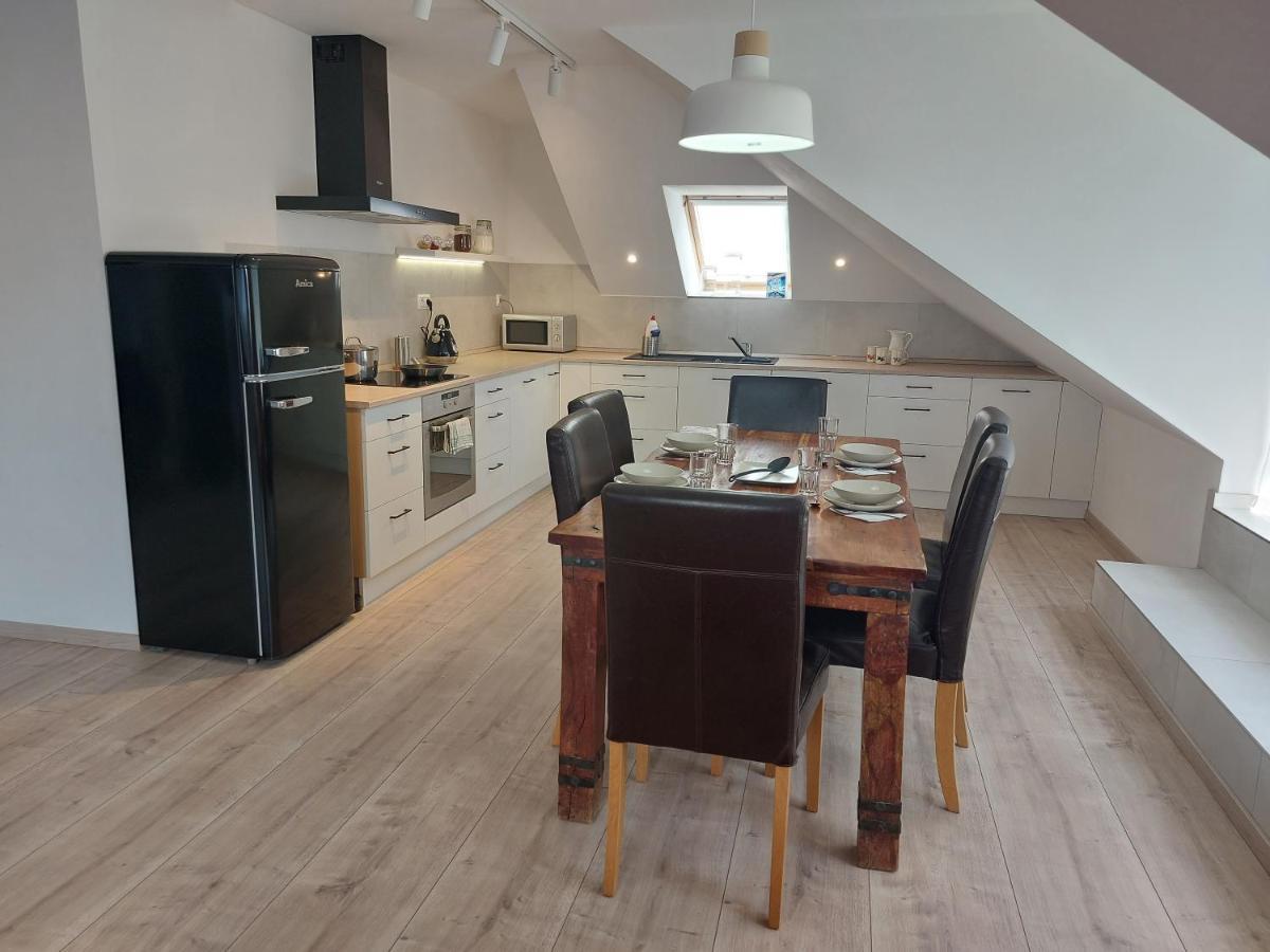 Utulny Apartman V Bratislava 4 エクステリア 写真