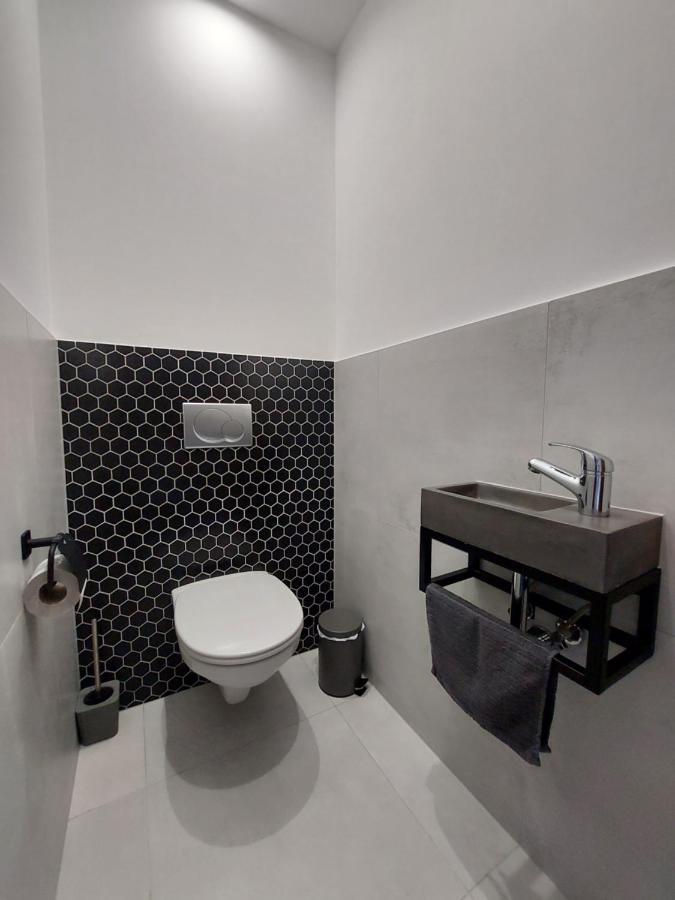 Utulny Apartman V Bratislava 4 エクステリア 写真