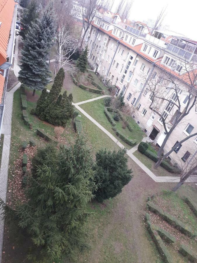 Utulny Apartman V Bratislava 4 エクステリア 写真